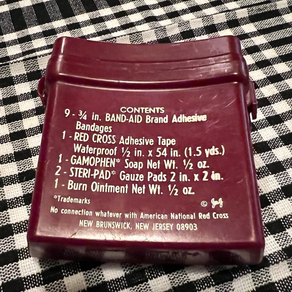 OFFICAL BOY SCOUT PERSONAL FIRST AID KIT. - Picture 4 of 7